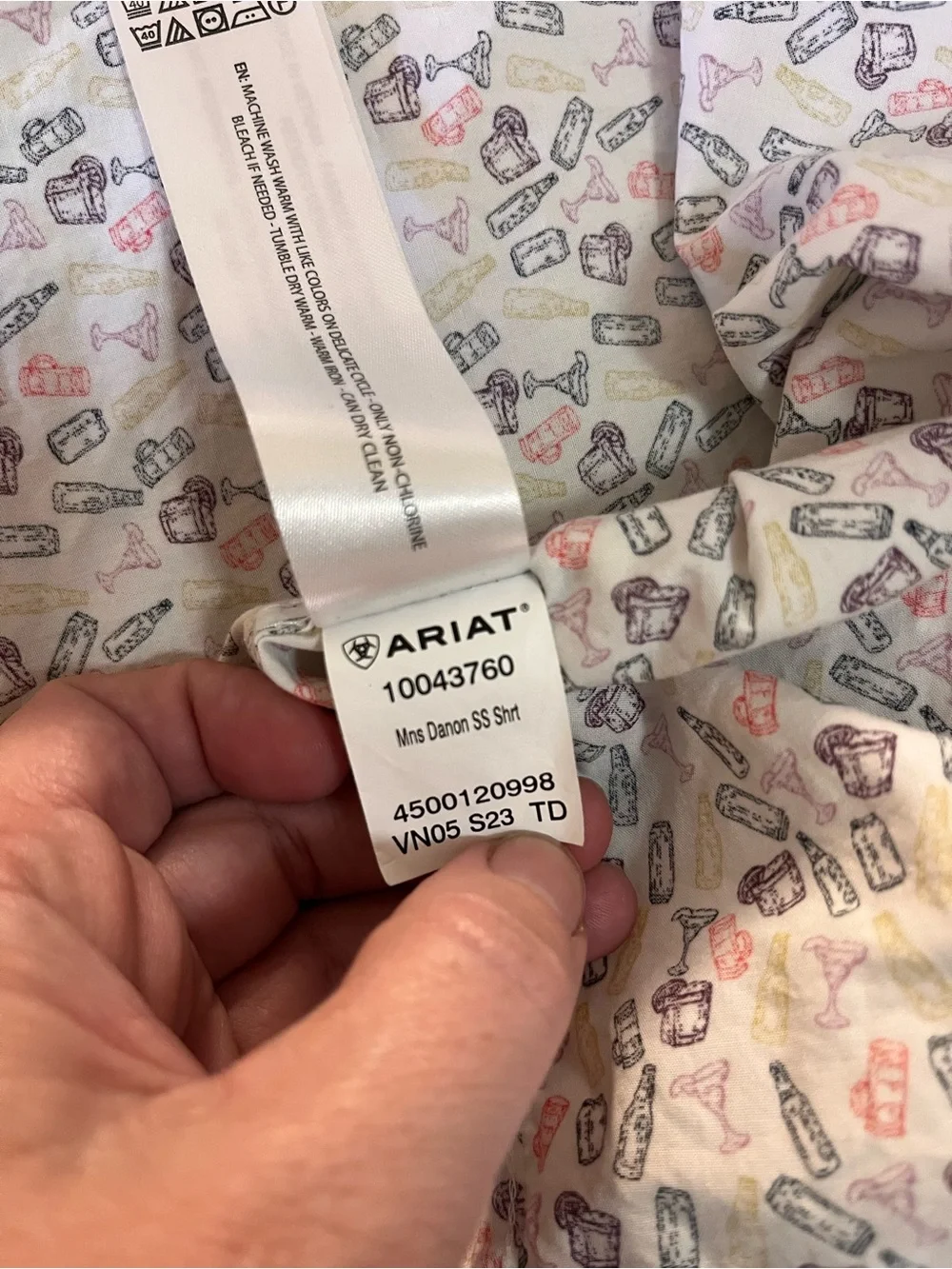 Ariat Button-Front Short Sleeve XL Adult Beverage Pattern Breast Pocket